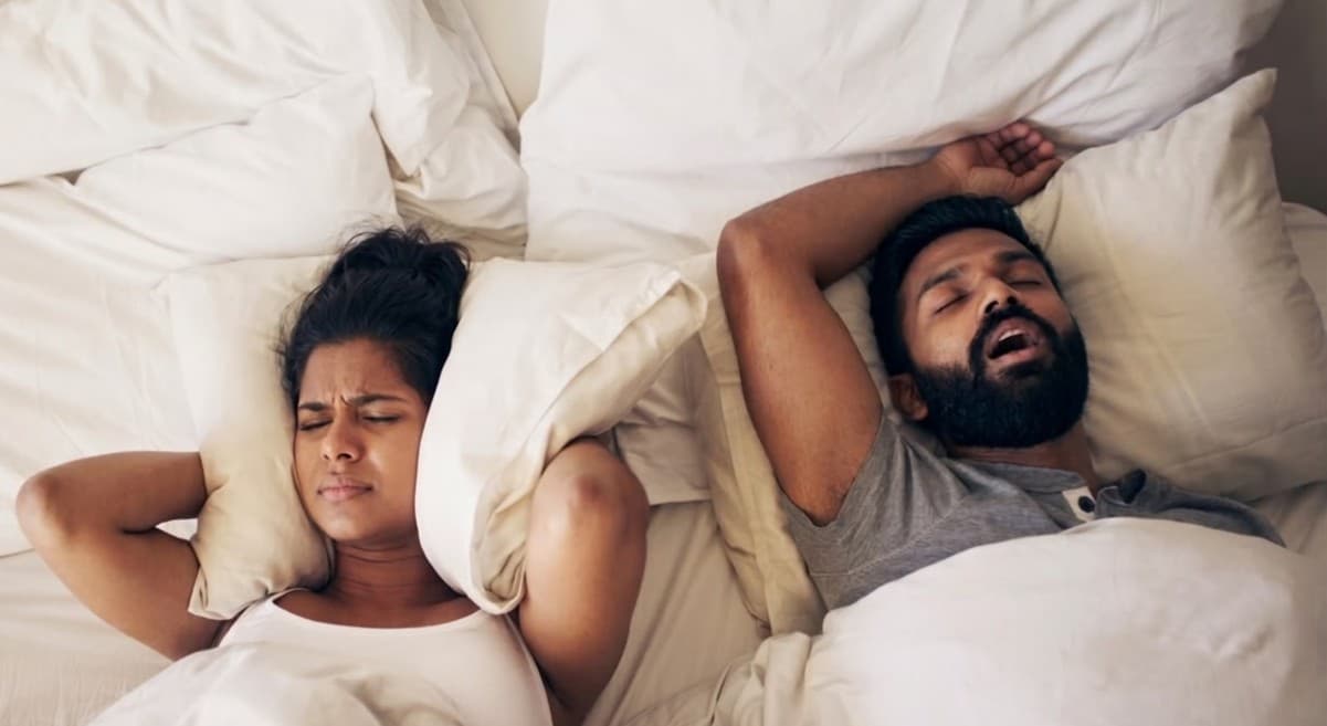 Peaceful sleep monitoring environment